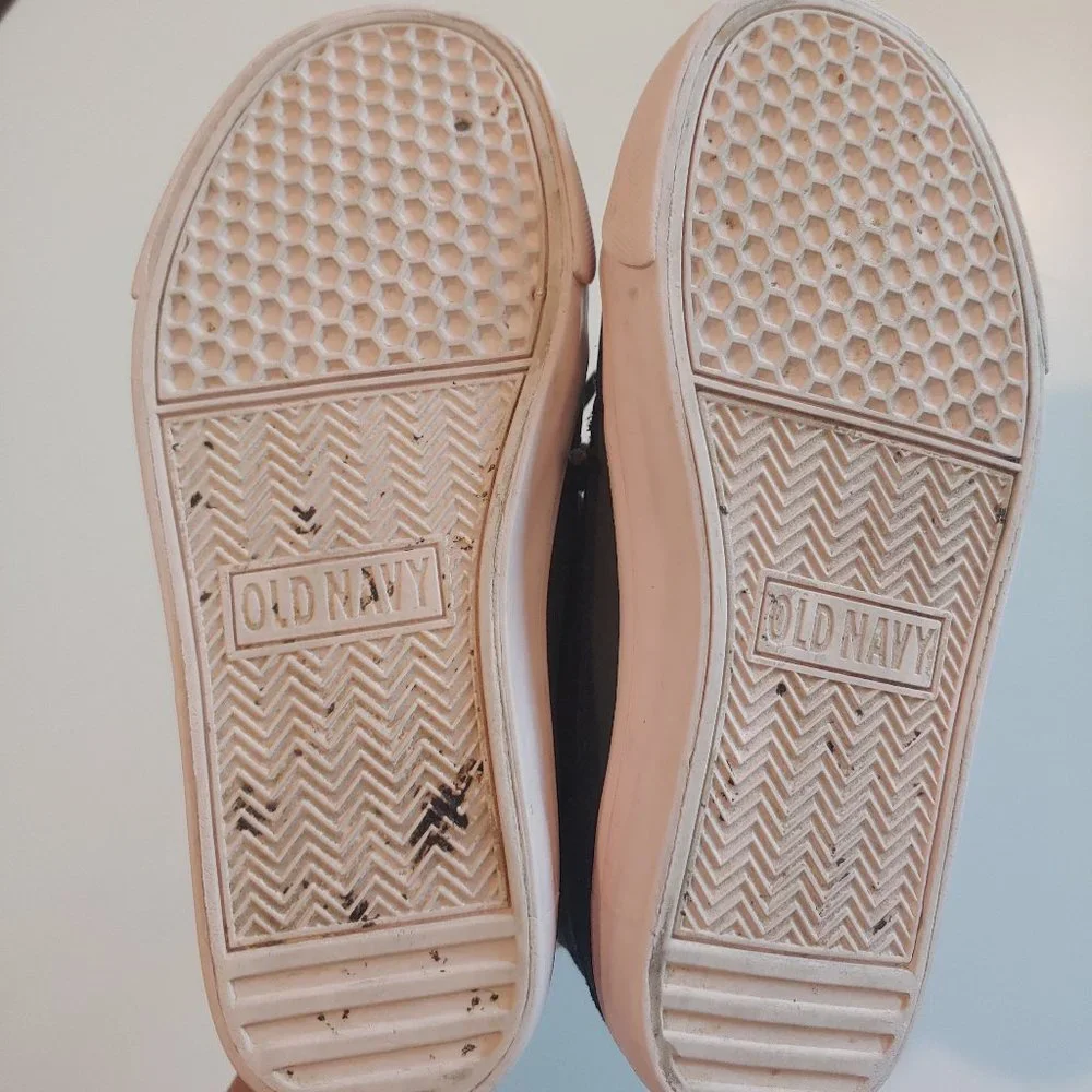 Old Navy | Grey Suede and Nubuck Leather Faux Fur Lined Sneakers | 13